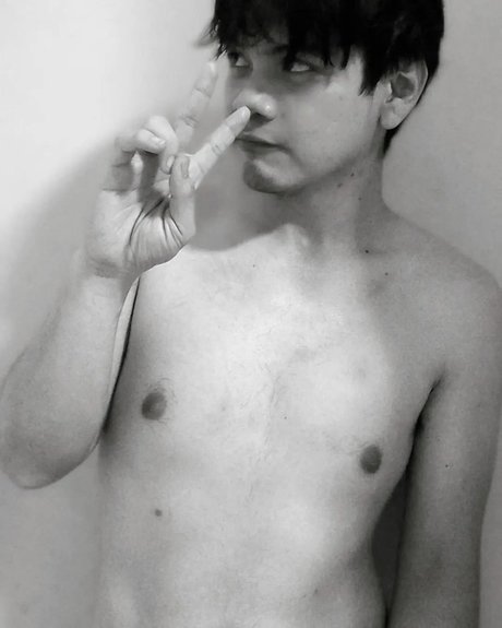 El Chico Raro nude only fans