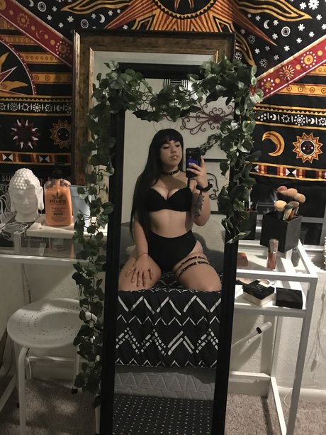 mar bear onlyfans model photo