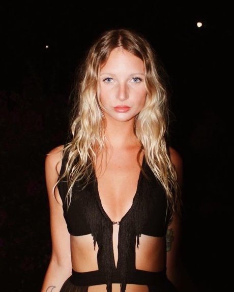 mapinut onlyfans model images