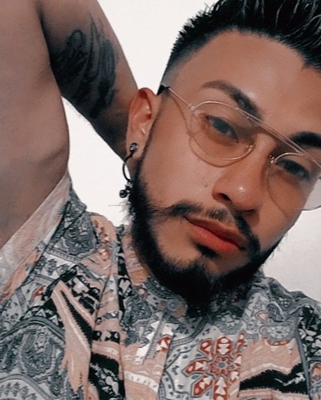 Mao Acero onlyfans nude pictures