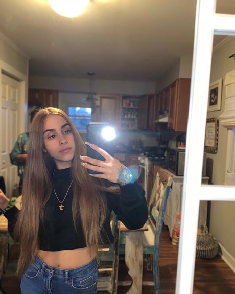 Melis Erdem onlyfans leaked.