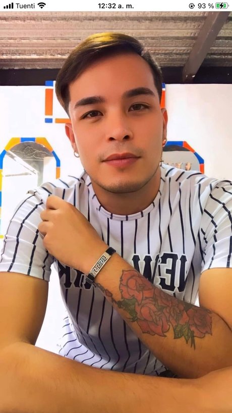 Roger delgado is on onlyfans