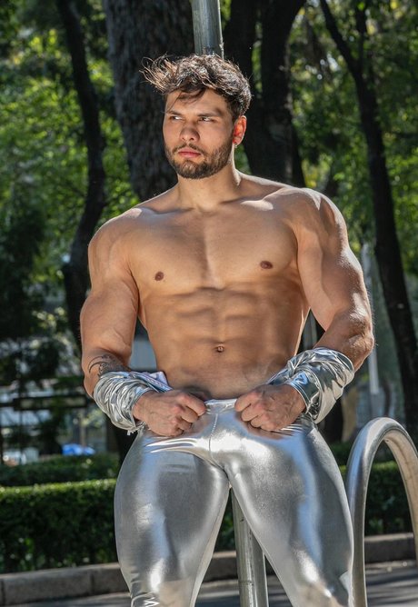 Marlon Colmenarez onlyfans nude