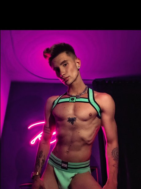 MarkusFox onlyfans explicit content