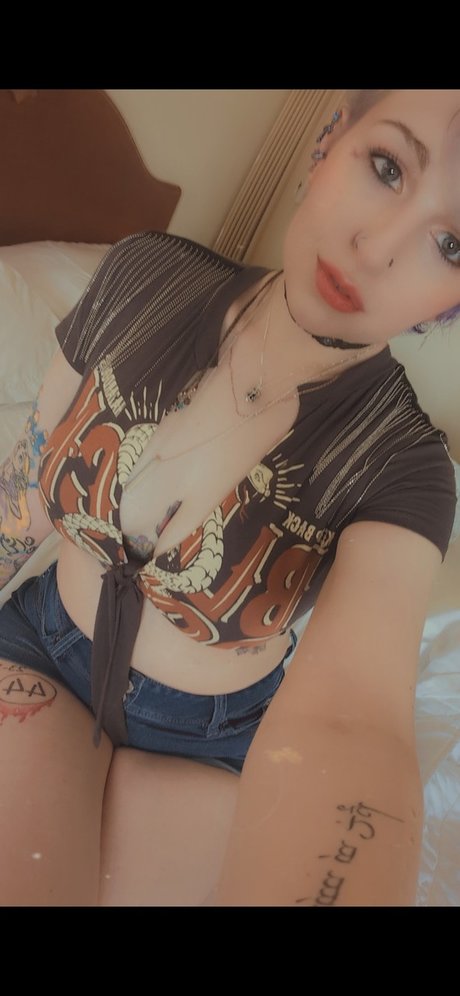 Marie Night only fans photos