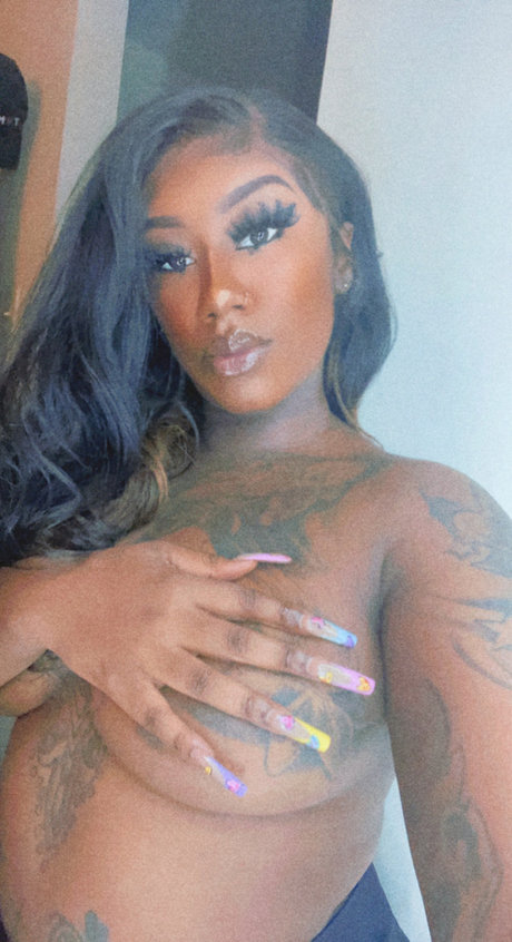 Juicykaee pics onlyfans