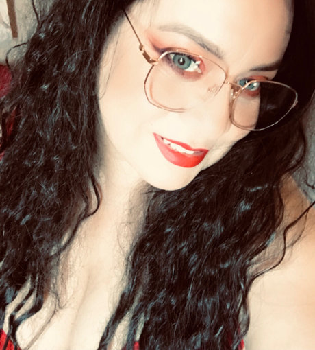 Anika Magia onlyfans pics