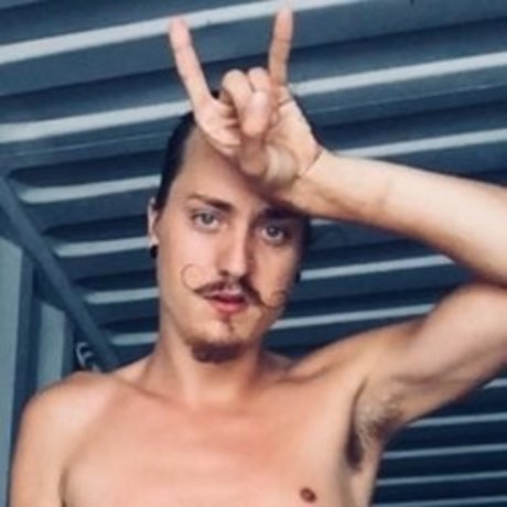 Ashton Koston onlyfans gratis