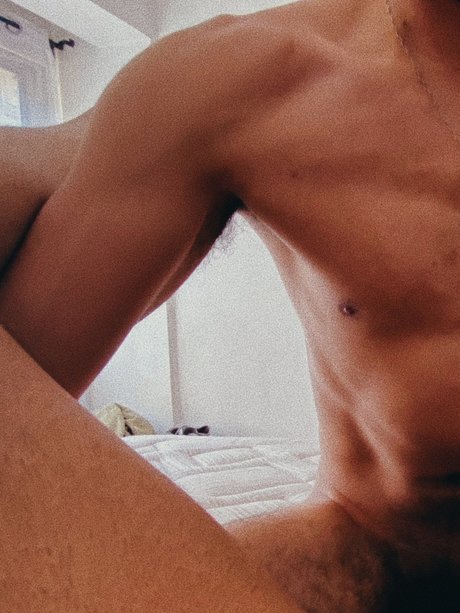 Ariel Arredondo onlyfans public photos