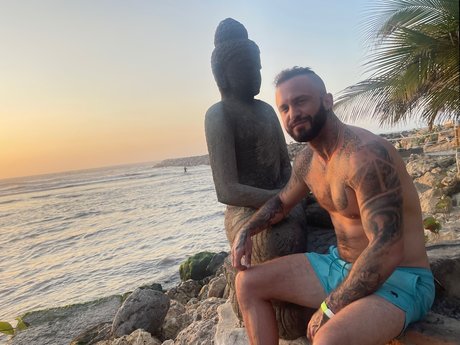 Brandon Bangs ass onlyfans