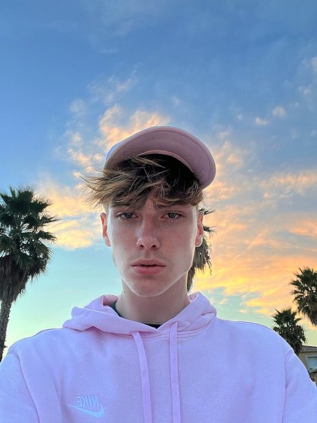 Maxence onlyfans model photos