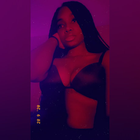 Omnisexual Babe onlyfans nude content