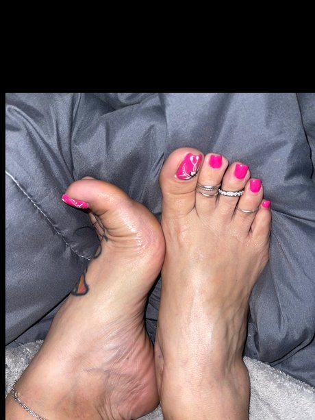Beauti Feet onlyfans naked pics