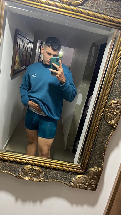 Mateo Moreno naked onlyfans leak