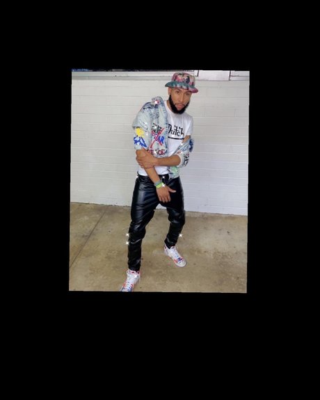 MasterKing Smash onlyfans striptease