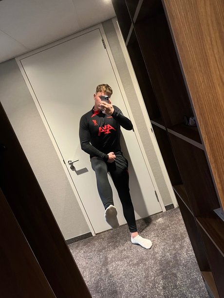 King R onlyfans porn nude