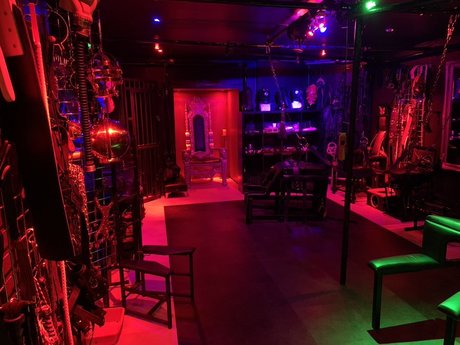 master with owned sub onlyfans topless