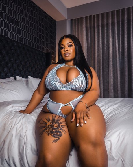 Chloe Santiago_ nude on onlyfans