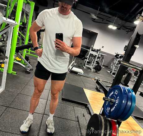 Max Shepard boobs onlyfans