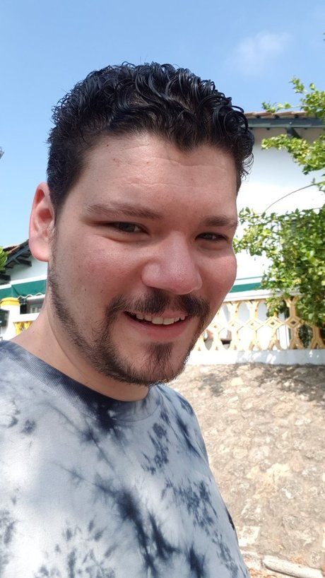 Max Pup onlyfans gratis