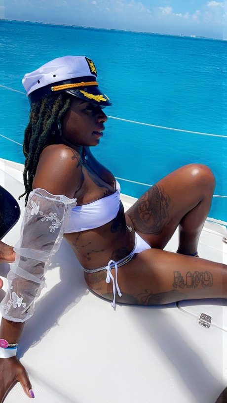 MermaidsTreasure onlyfans leaked pics