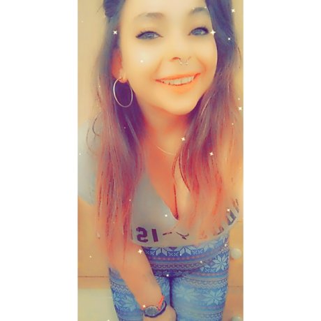 MeRaNaRaaa onlyfans images