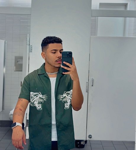 Ivan Vizcaino nude onlyfans pics