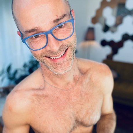 mensnudeyogauk new onlyfans