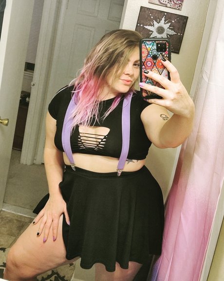 Thick thigh Mel onlyfans.