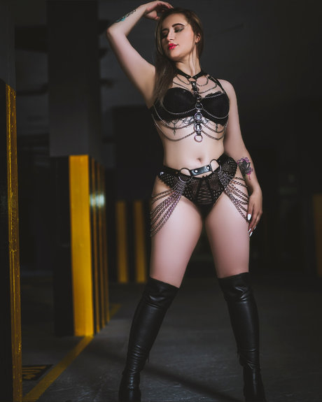 Melissa Lodge topless onlyfans