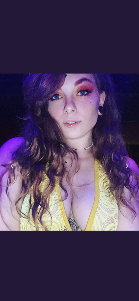 Illyria Raveen nude only fans