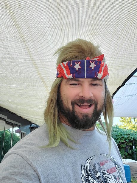 Dad Bod Aaron onlyfans leaked free