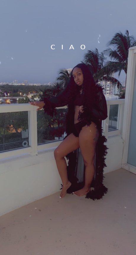 LacienegaB_ onlyfans free content