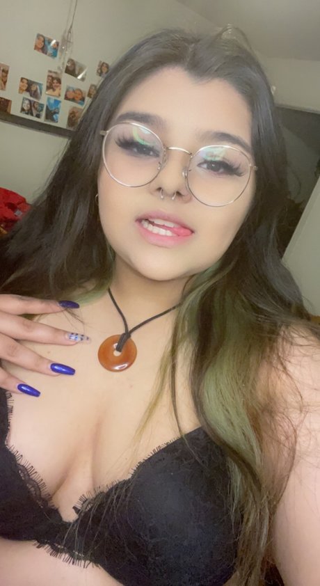 Bella Anderson onlyfans leak