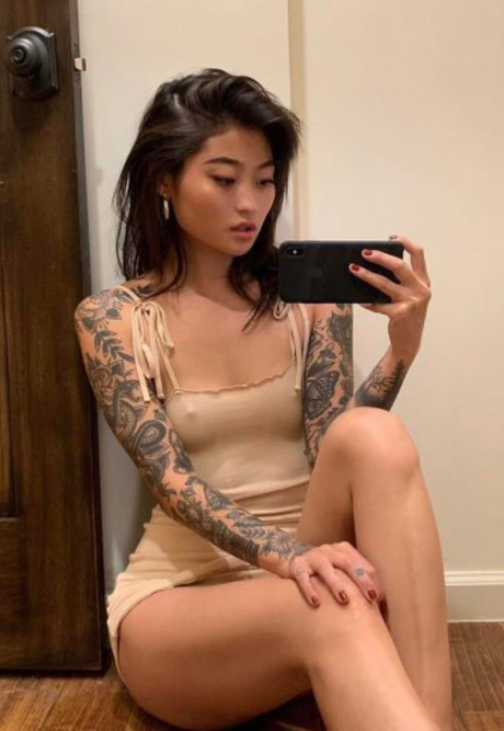 Mae Col onlyfans model