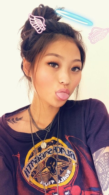 Mae Col naked on onlyfans