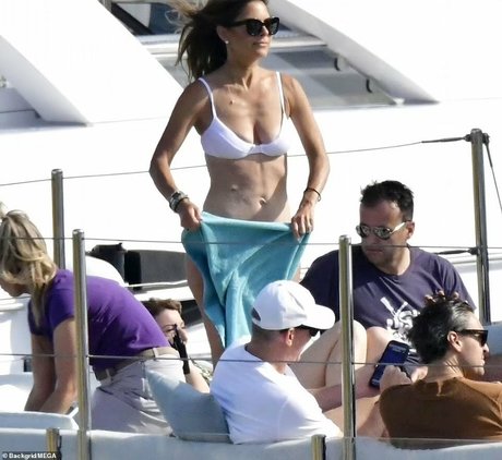 Maria Menounos Profile pic