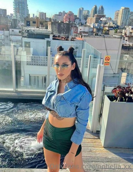 ophelia xx only fans naked