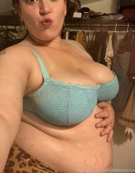 bellaabbondanza onlyfans strip