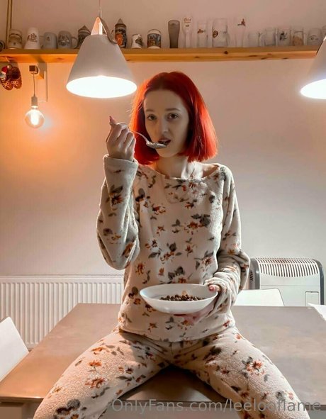 leelooflame onlyfans naked