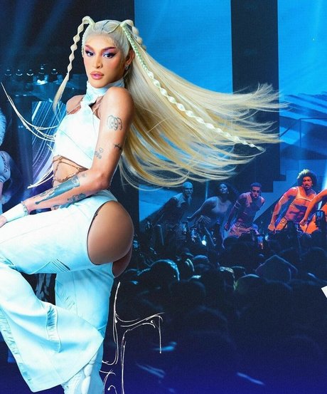 Pabllo Vittar onlyfans striptease
