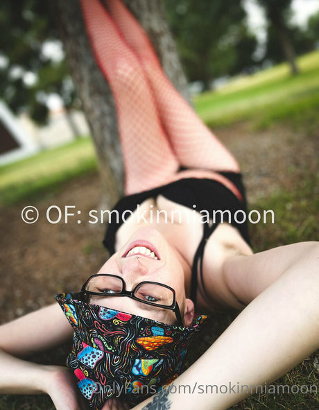 smokinmiamoon onlyfans nude