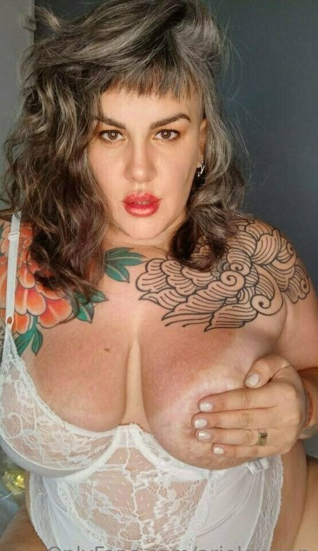 arielqween onlyfans post