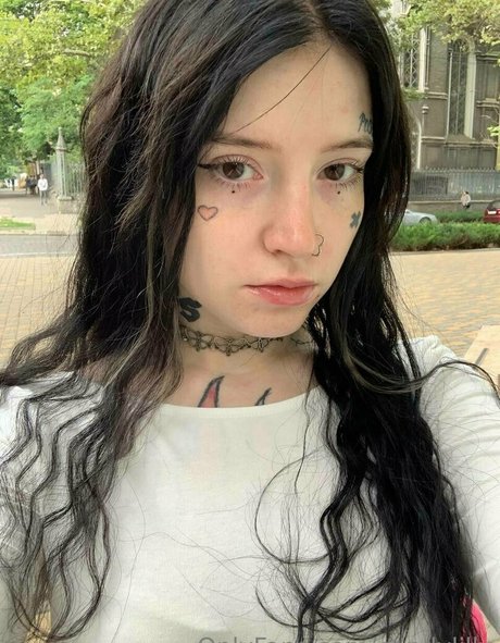 brattyauroravip onlyfans leaked pictures