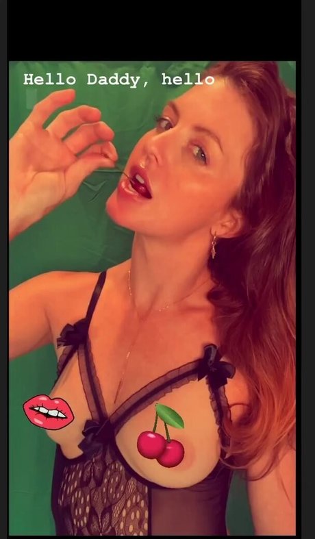 gingrbreadginny onlyfans explicit content