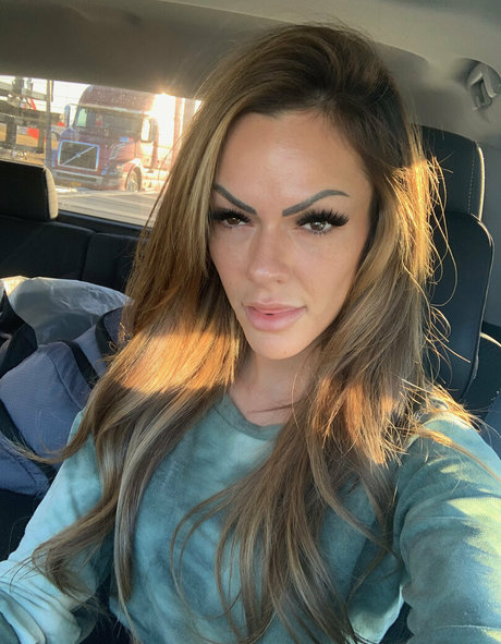 ailadonovannn only fans leak