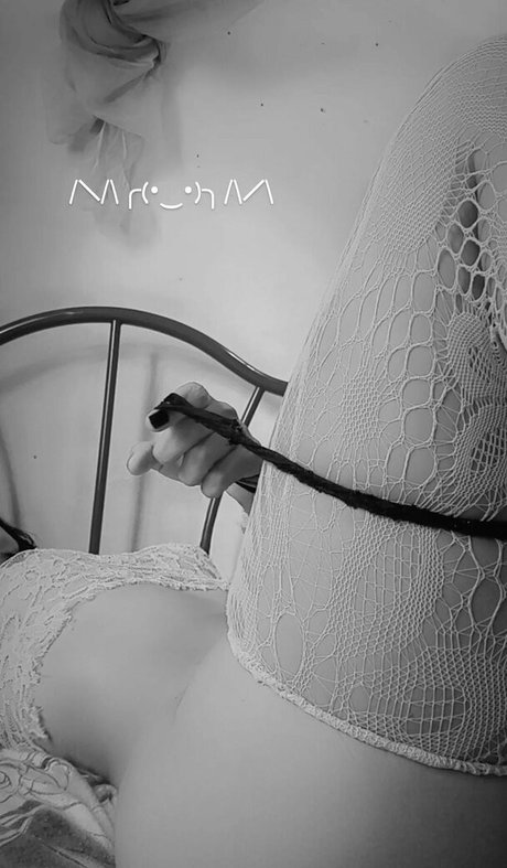 Lana Santhos onlyfans picture