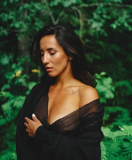 Thais Yoga onlyfans strip