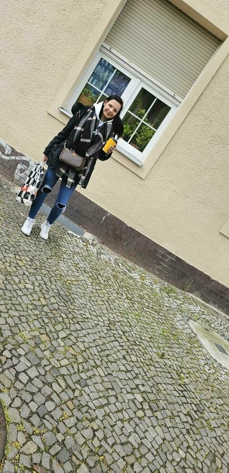 sweet lollypopgirl onlyfans strip tease