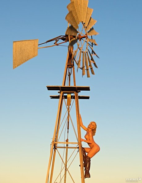 Isabel Edvardsson nude onlyfans leak